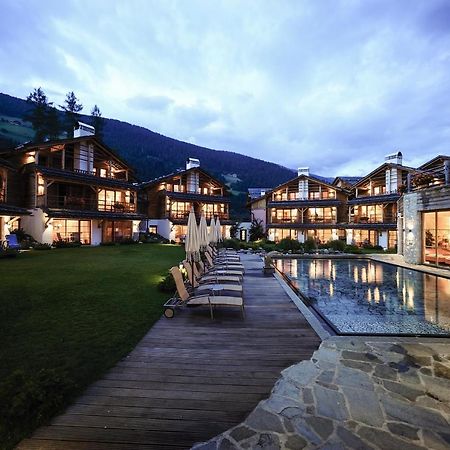 Post Alpina - Family Mountain Chalets San Candido Exterior foto
