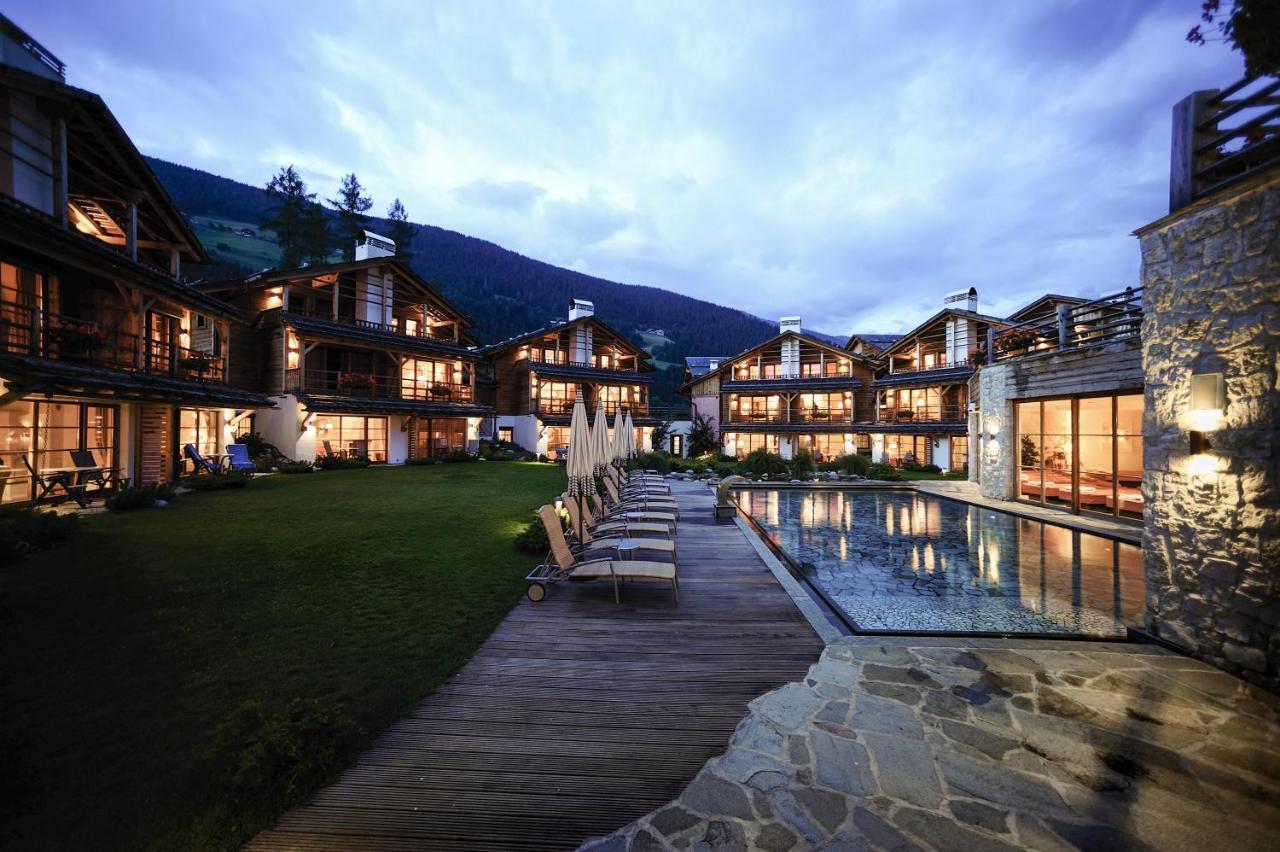 Post Alpina - Family Mountain Chalets San Candido Exterior foto