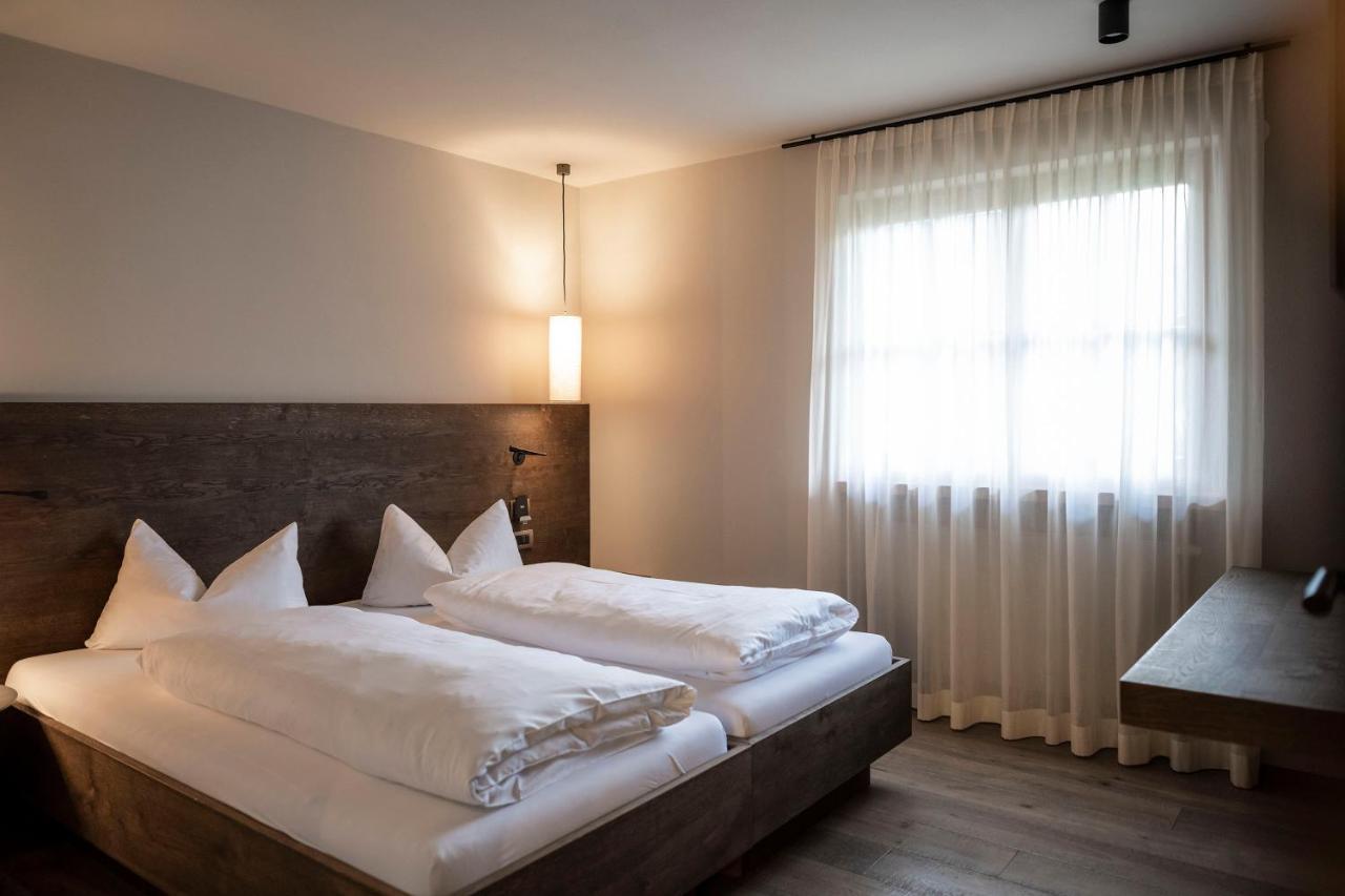Post Alpina - Family Mountain Chalets San Candido Exterior foto