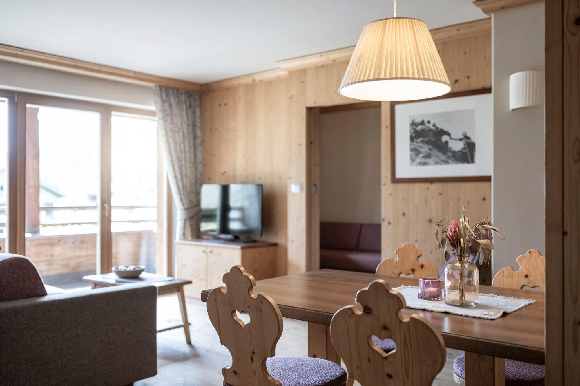 Post Alpina - Family Mountain Chalets San Candido Exterior foto