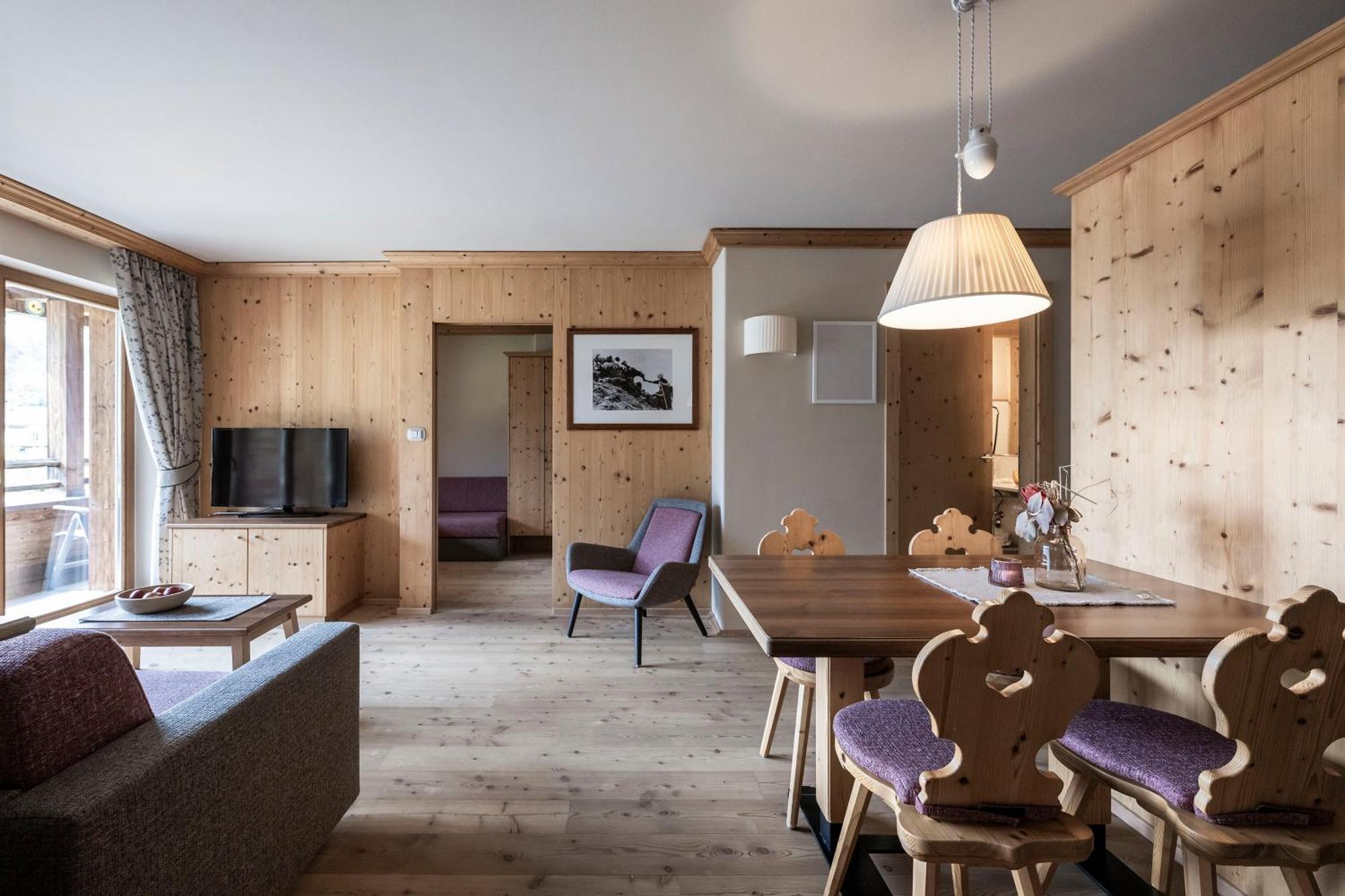 Post Alpina - Family Mountain Chalets San Candido Exterior foto