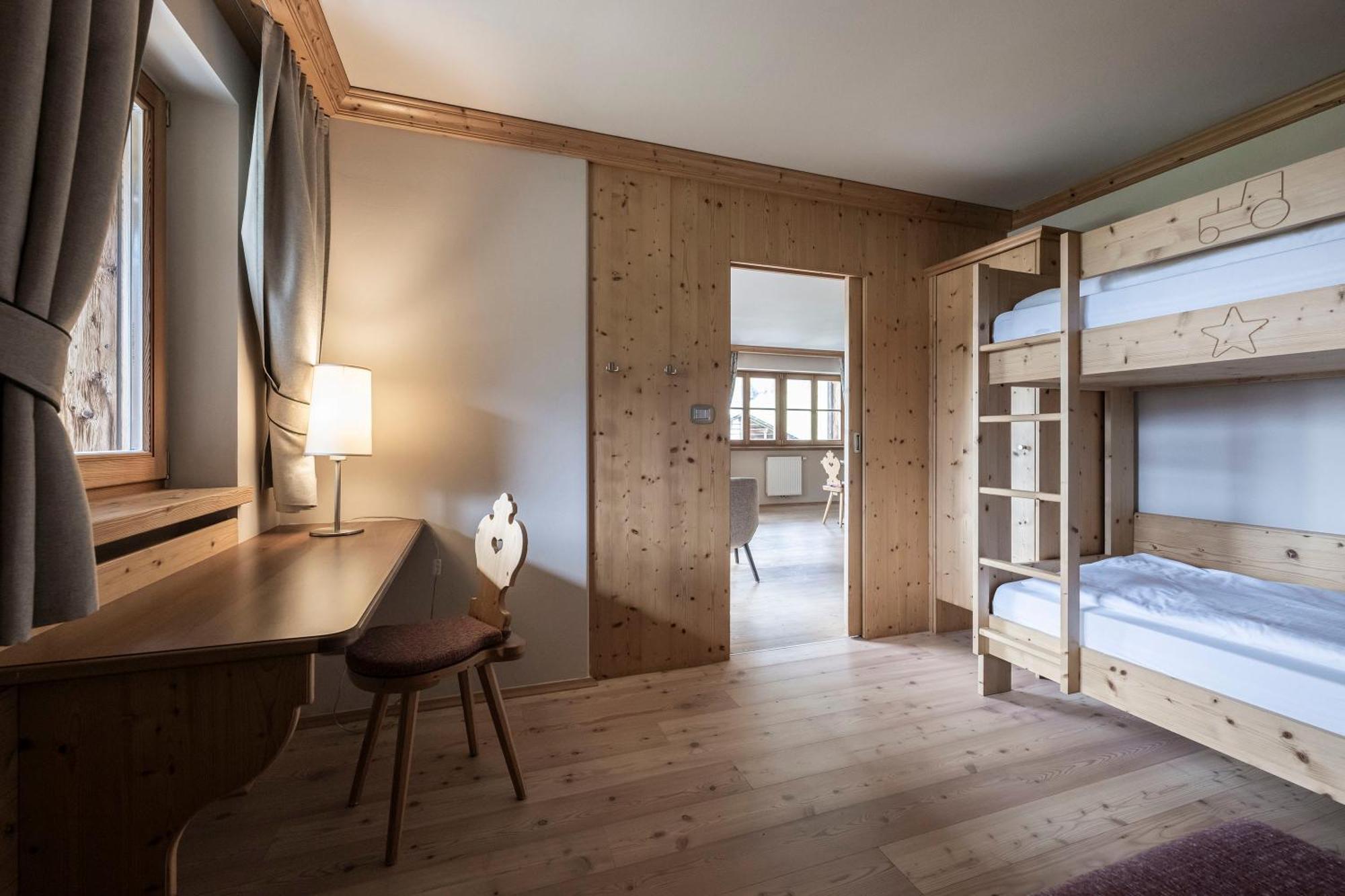 Post Alpina - Family Mountain Chalets San Candido Cameră foto