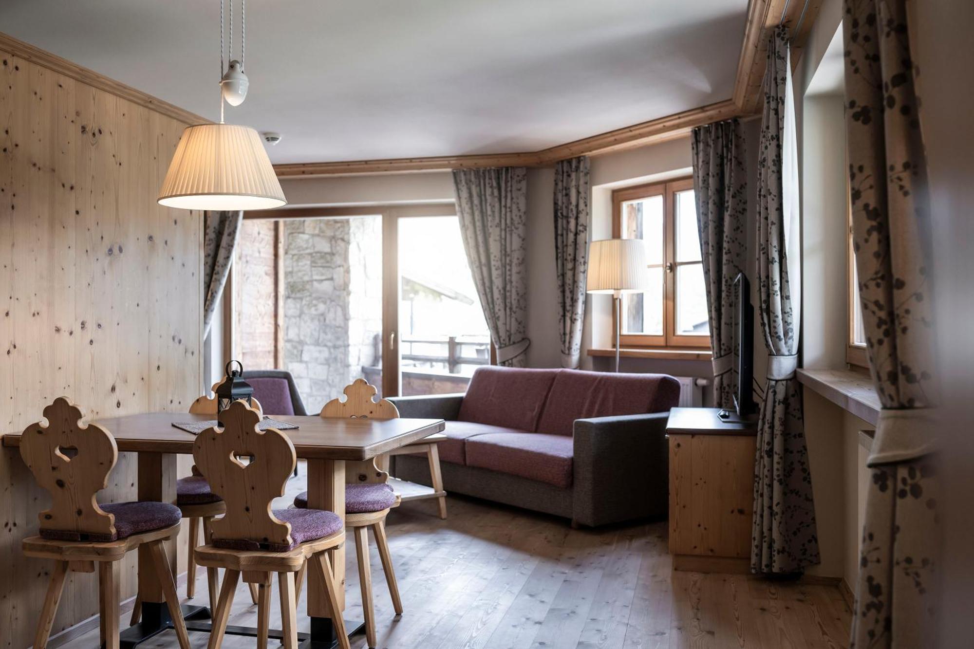 Post Alpina - Family Mountain Chalets San Candido Cameră foto