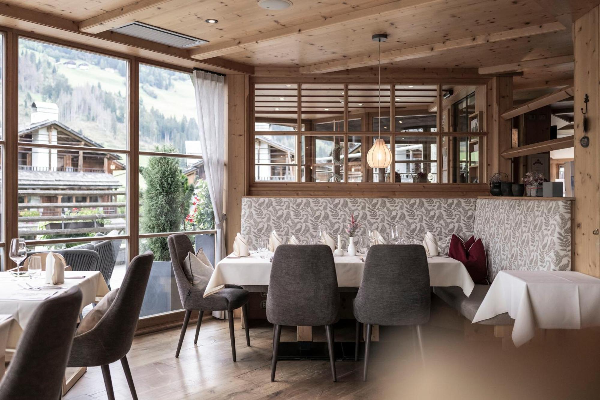 Post Alpina - Family Mountain Chalets San Candido Exterior foto