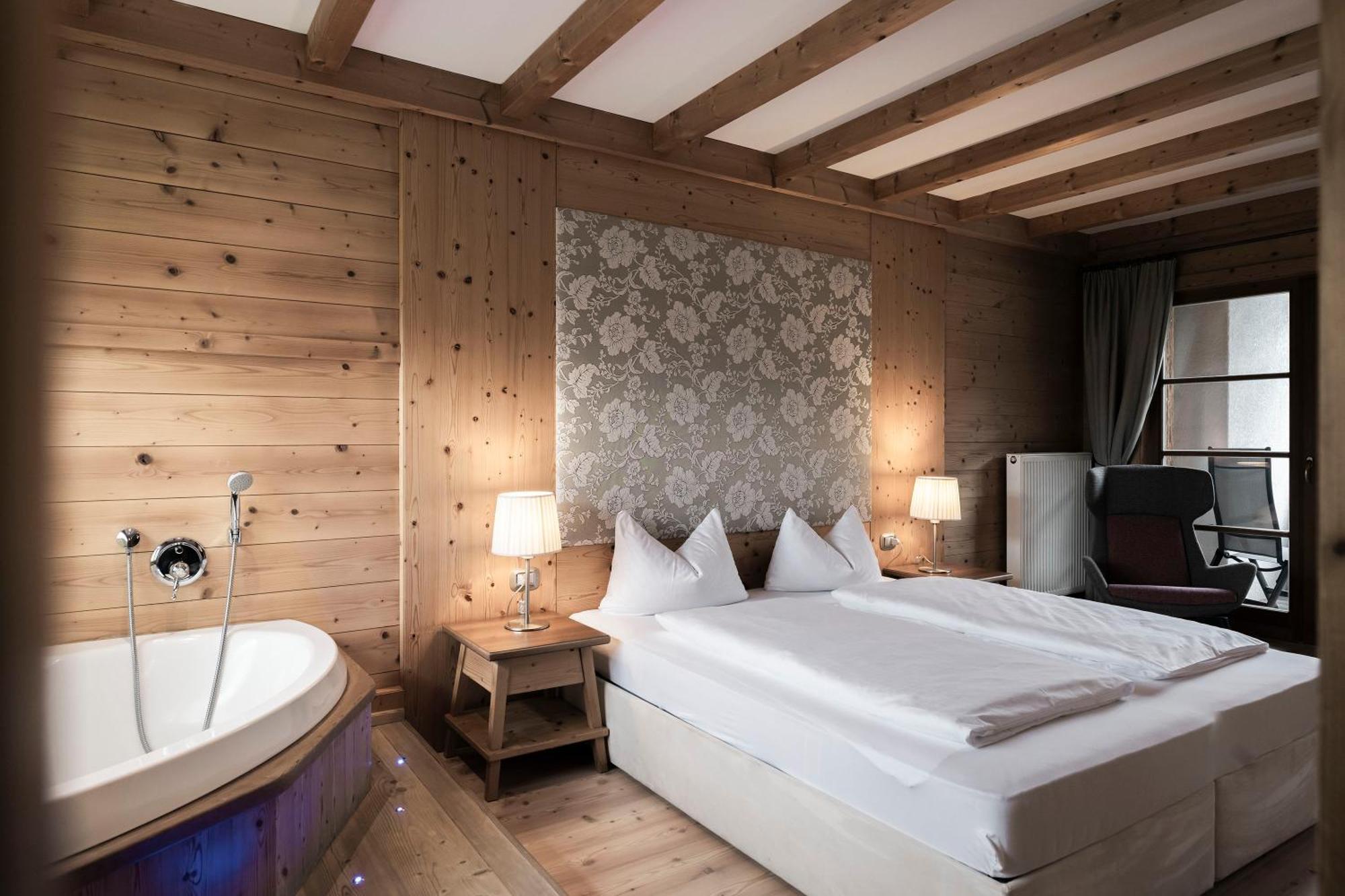 Post Alpina - Family Mountain Chalets San Candido Exterior foto