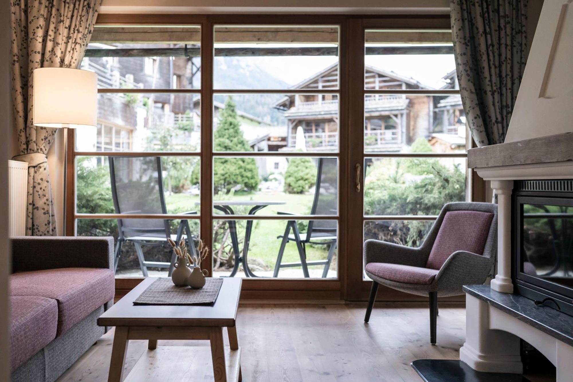 Post Alpina - Family Mountain Chalets San Candido Exterior foto