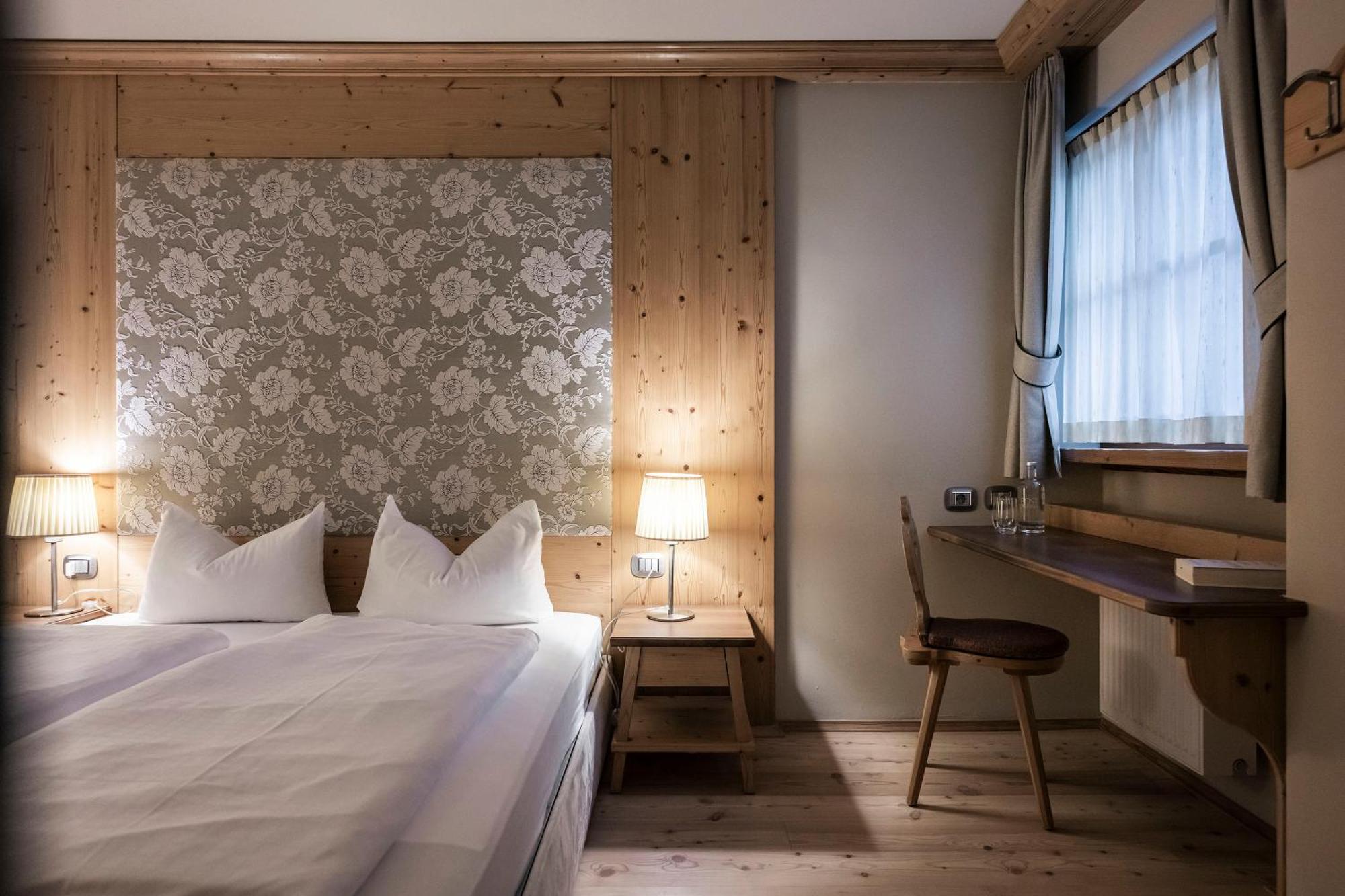 Post Alpina - Family Mountain Chalets San Candido Exterior foto