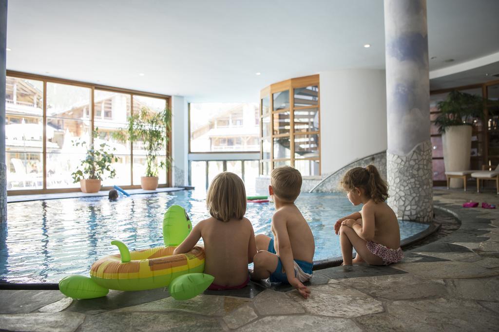 Post Alpina - Family Mountain Chalets San Candido Exterior foto
