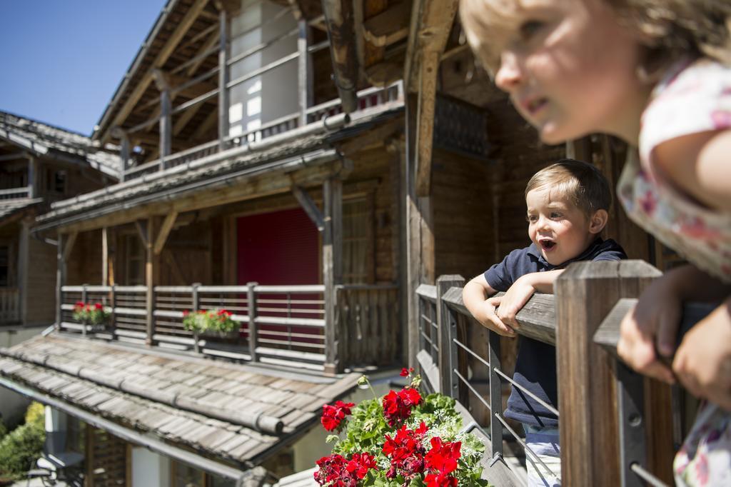 Post Alpina - Family Mountain Chalets San Candido Exterior foto