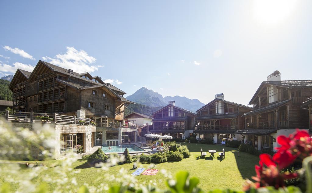 Post Alpina - Family Mountain Chalets San Candido Exterior foto